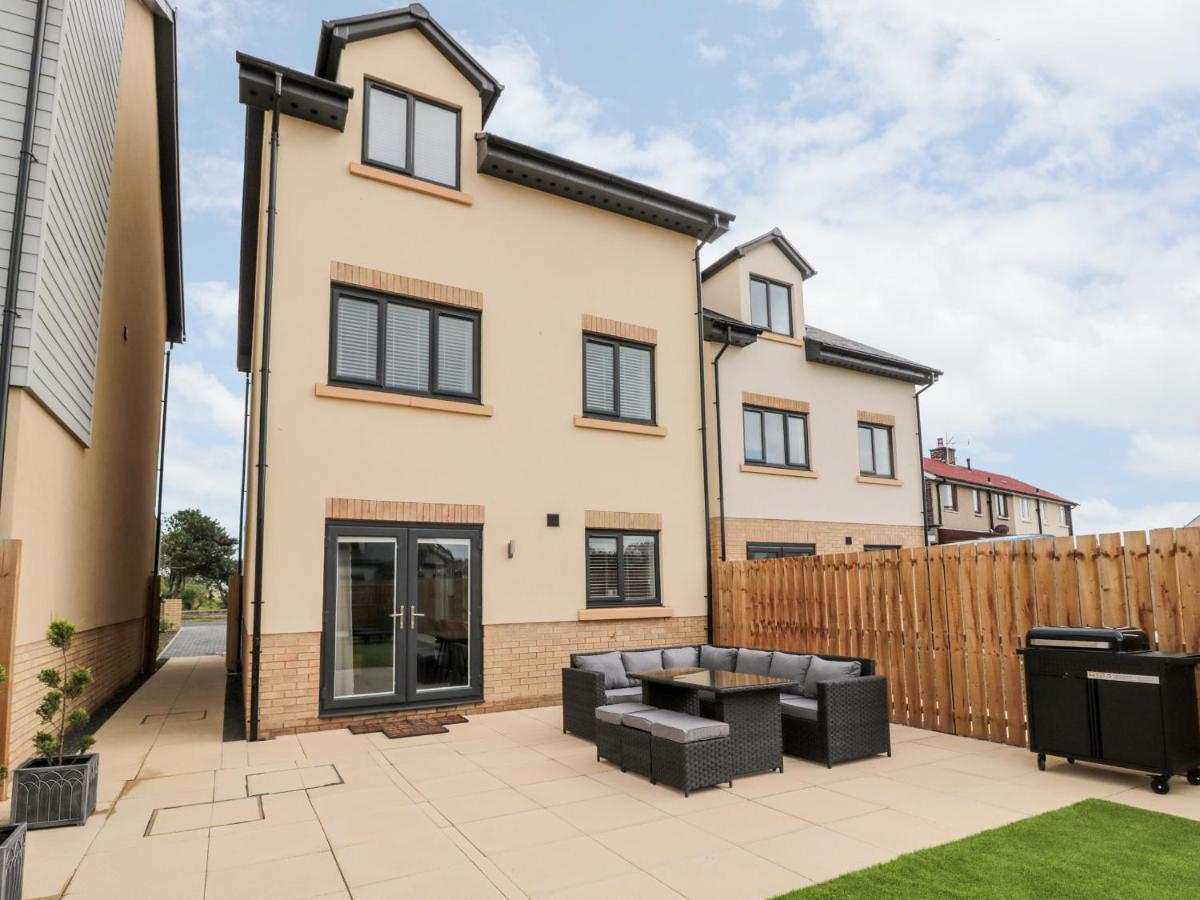 Amble Views Villa Morpeth Exterior photo